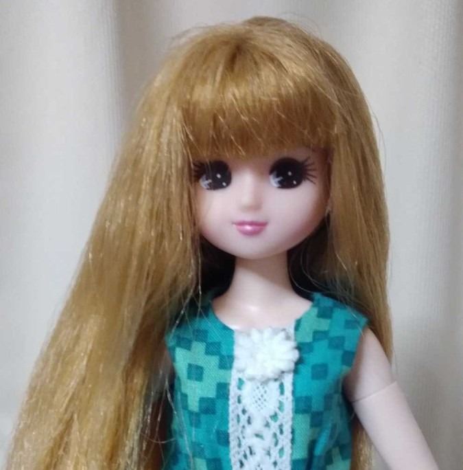 ブロンド長髪リカちゃん