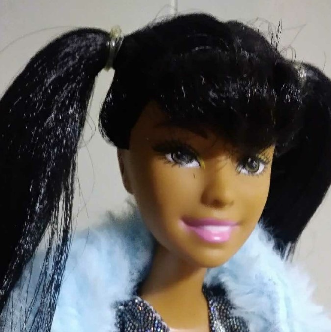 海外のツインテールのコ